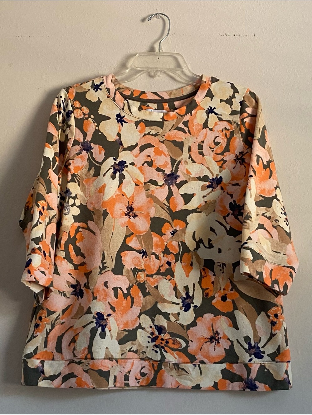 Floral Print Women’s Pullover Sweatshirt in Peach and Cream